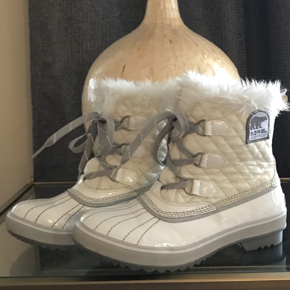 SOREL TORINO WHITE BOOTS 9